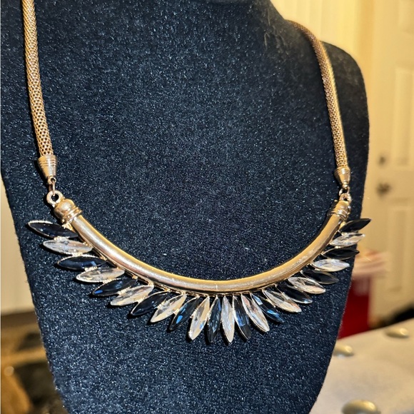 Elegant Gold and Silver Necklace - Picture 1 of 3
